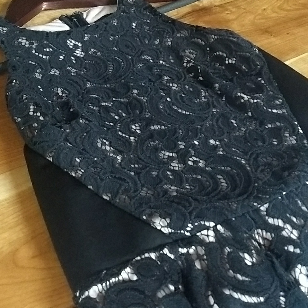 Dress - Picture 3 of 3